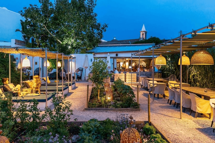 The Giri Café