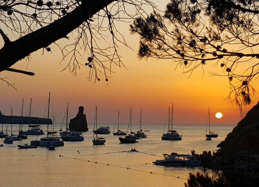 Cala Benirràs