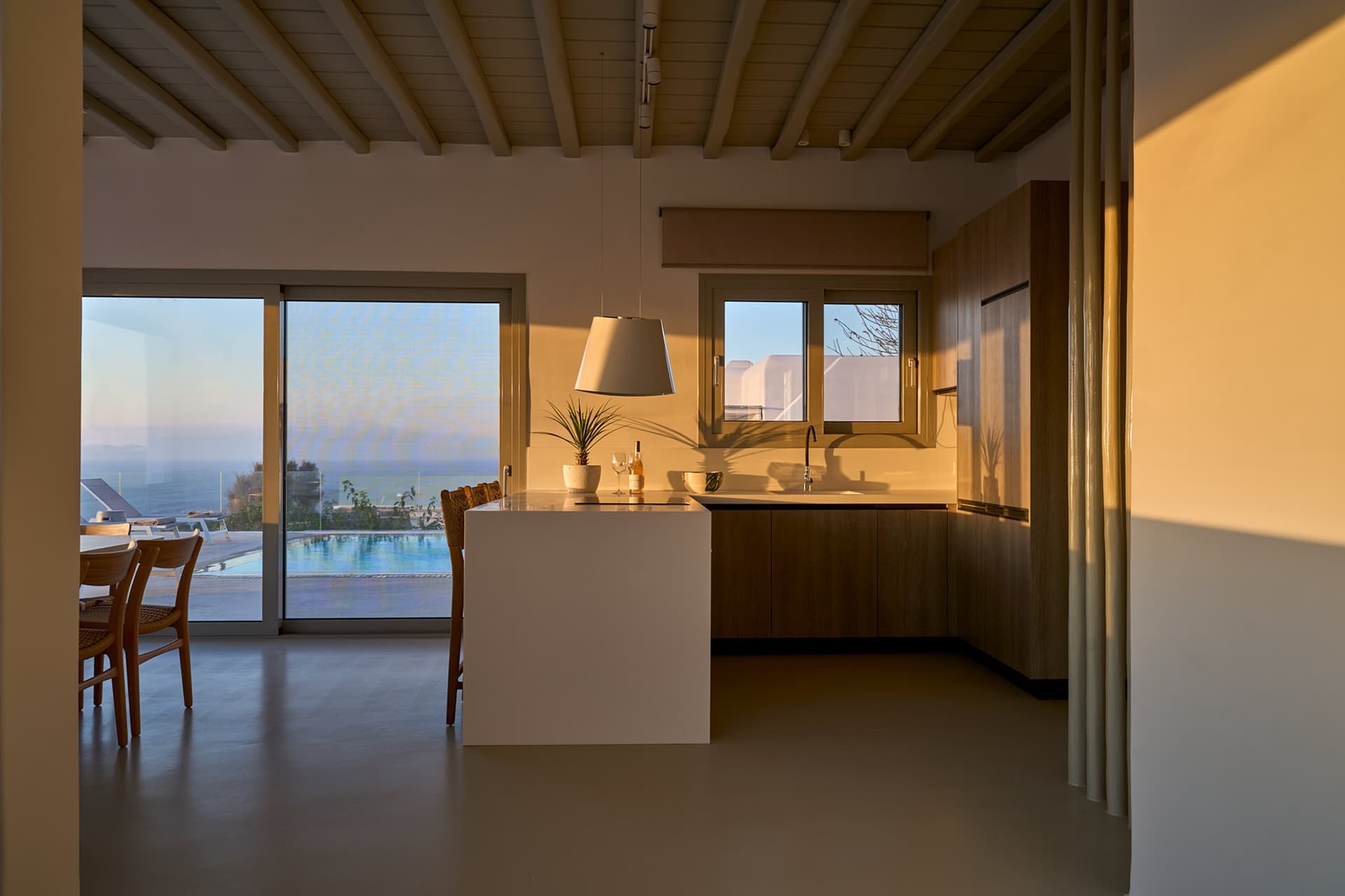 The View — photo 15