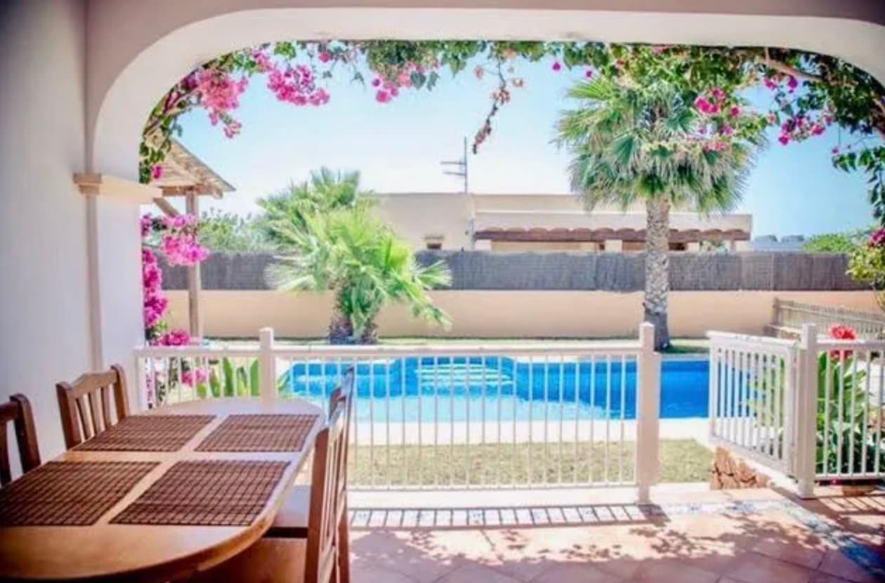 VILLA SERENA | Exclusiva Villa con Licencia Turística y Vistas Panorámicas, Sant Jordi, Ibiza — photo 3 of 18