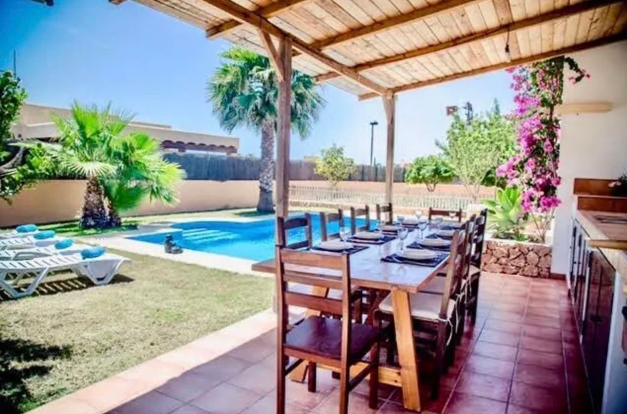 VILLA SERENA | Exclusiva Villa con Licencia Turística y Vistas Panorámicas, Sant Jordi, Ibiza — photo 4