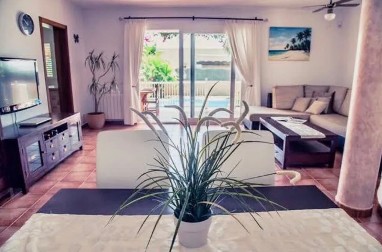 VILLA SERENA | Exclusiva Villa con Licencia Turística y Vistas Panorámicas, Sant Jordi, Ibiza — photo 13
