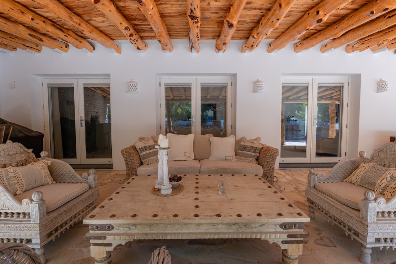 VILLA KIRA | Exclusiva Villa de Lujo Cerca de Cala Jondal con Piscina y Casa de Invitados en Sant Josep, Ibiza — photo 5