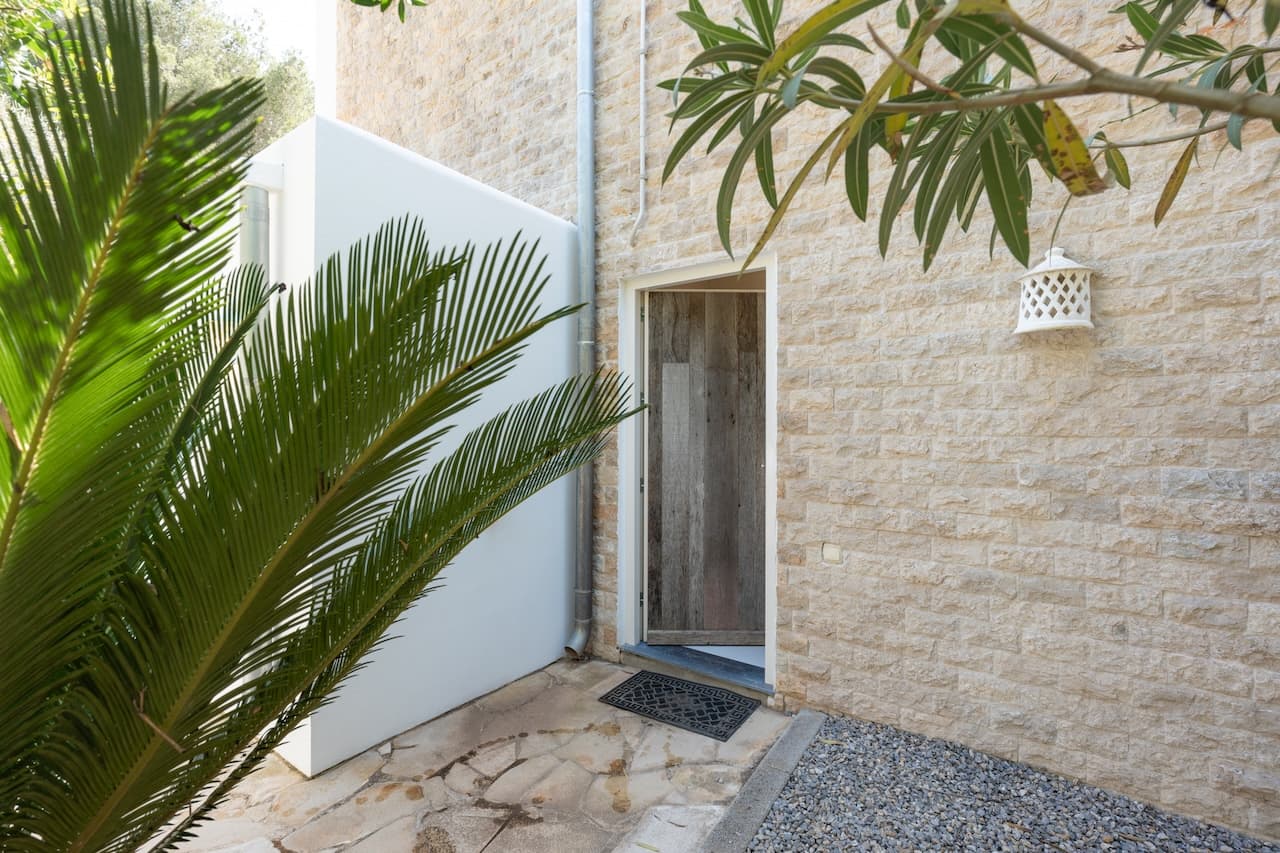 VILLA KIRA | Exclusiva Villa de Lujo Cerca de Cala Jondal con Piscina y Casa de Invitados en Sant Josep, Ibiza — photo 52