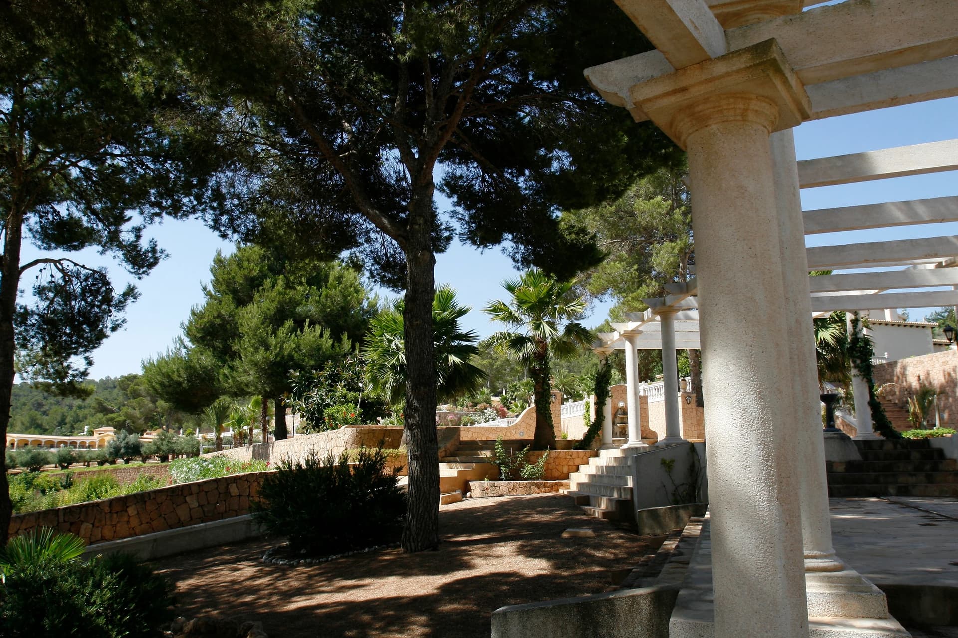 FINCA ELYSIUM | Exclusiva Finca Hípica con 80.000 m² de Terreno y Vistas Panorámicas Cerca de San Antonio, Ibiza — photo 11