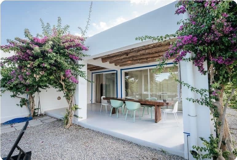 VILLA OLIVARA | Moderna Finca con Piscina y Amplio Jardín en Sant Jordi Ses Salines, Ibiza — photo 5