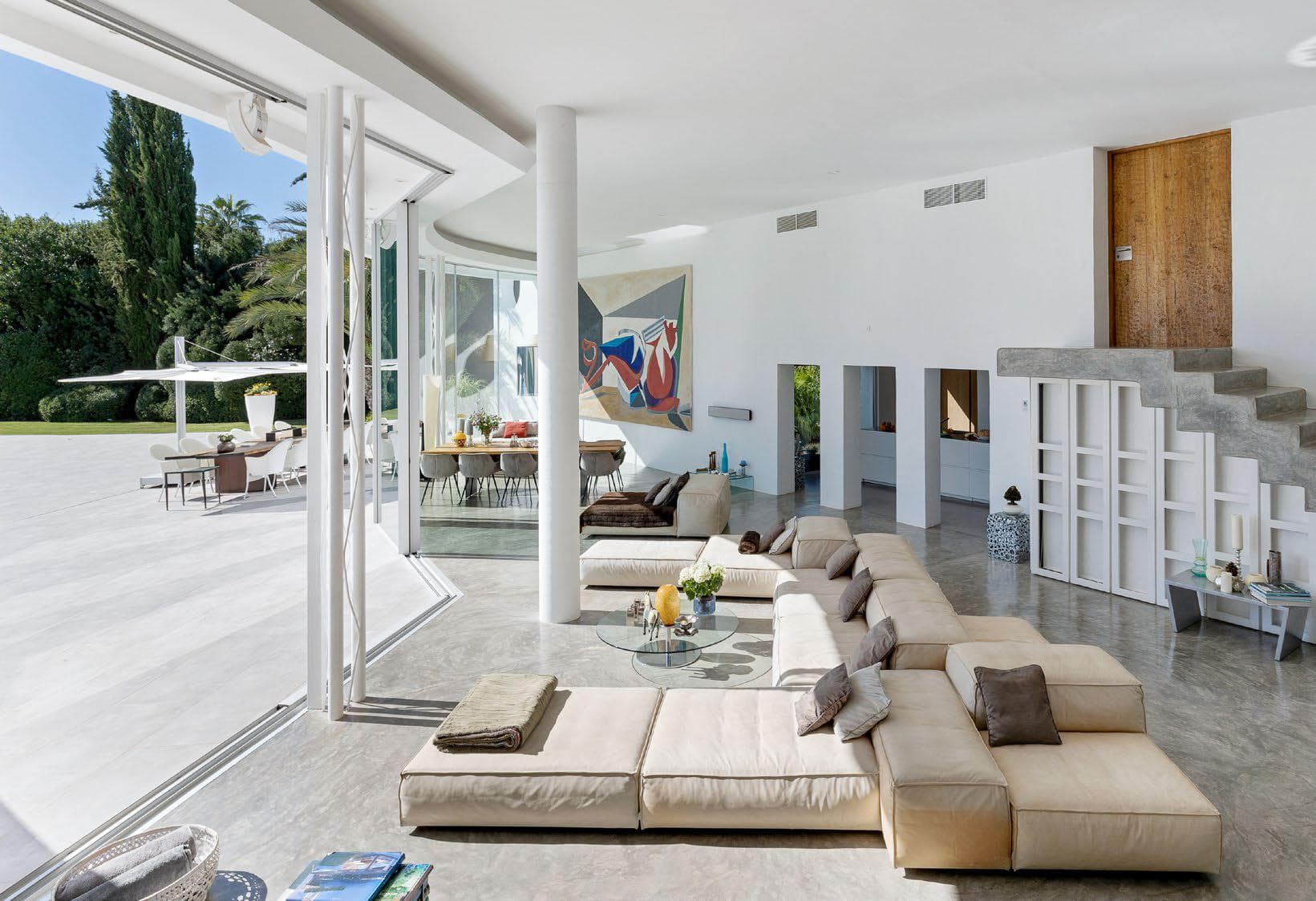 CAN PALM | Impresionante Mansión Vanguardista con Piscina Interior y Pista de Tenis en Santa Gertrudis, Ibiza — photo 10