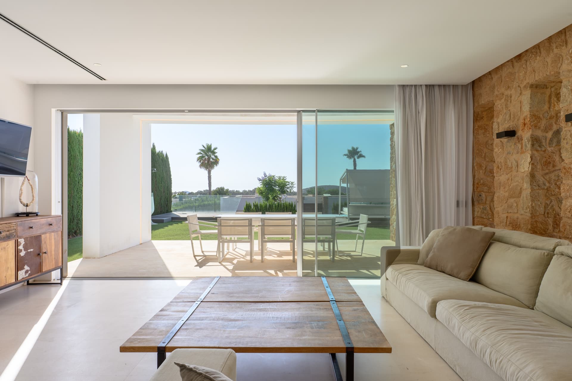 VILLA SOLARA | Exclusiva Villa de Lujo con Vistas al Sunset a Pocos Metros de Cala Conta, Ibiza — photo 17