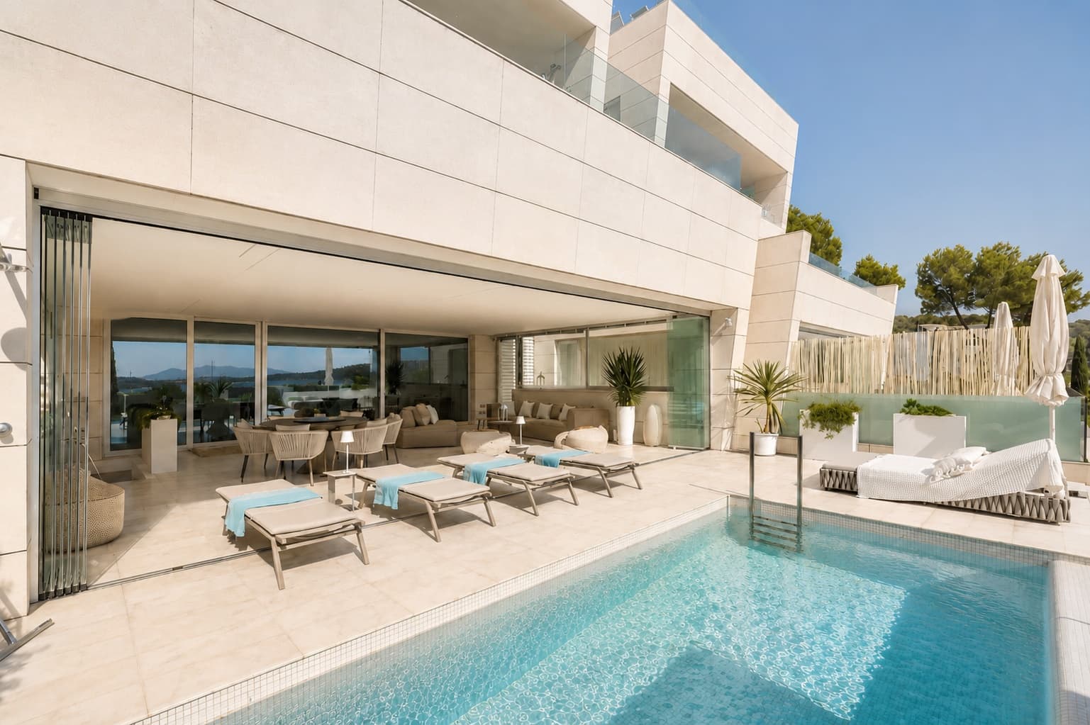 ESPACIOSO APARTAMENTO EN PLANTA BAJA EN URBANIZACIÓN DE LUJO, Talamanca, Ibiza — photo 3 of 114