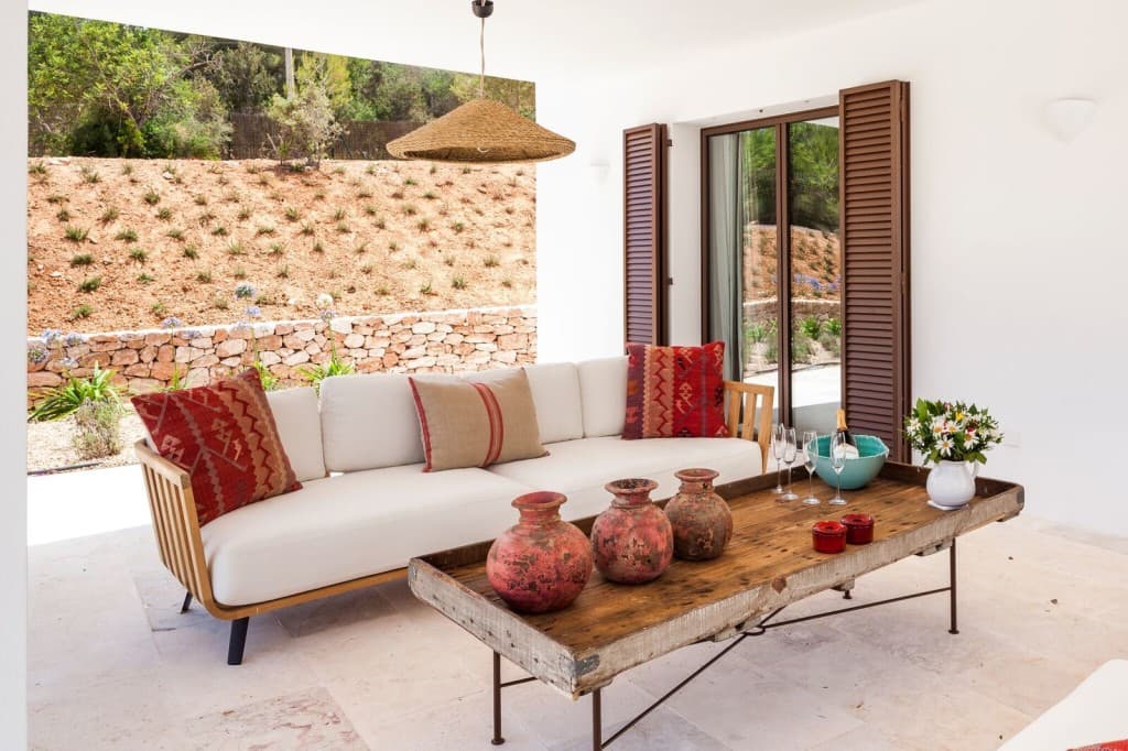 CAN PROVENCE | Exclusiva Finca Ibicenca con Piscina y Casa de Invitados en Santa Eulalia, Ibiza — photo 18