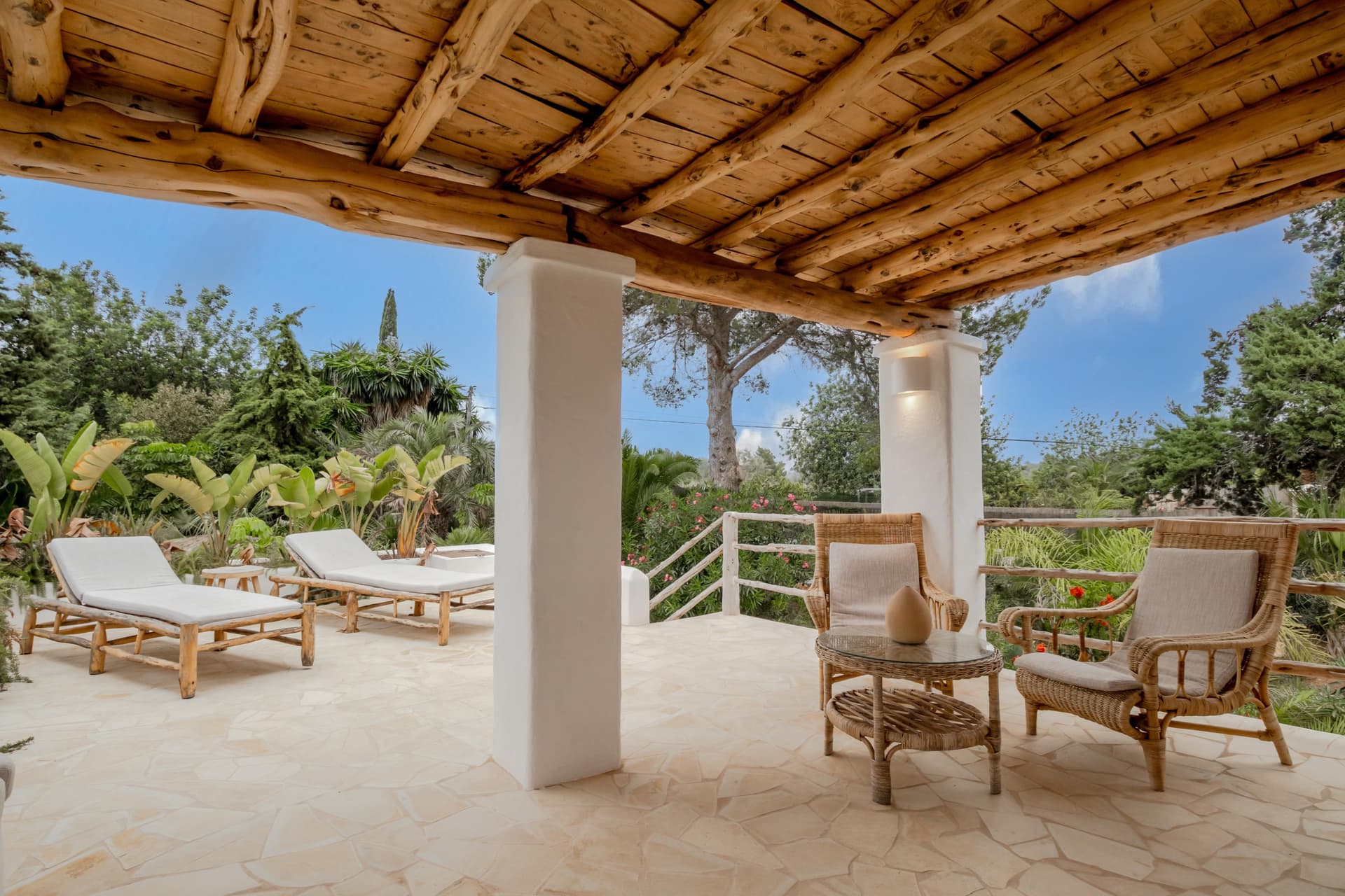 CAN ESPLENDOR | Exclusiva Finca Ibicenca Histórica Renovada con Casas de Huéspedes y Piscina en Puig d'en Valls, Ibiza — photo 11
