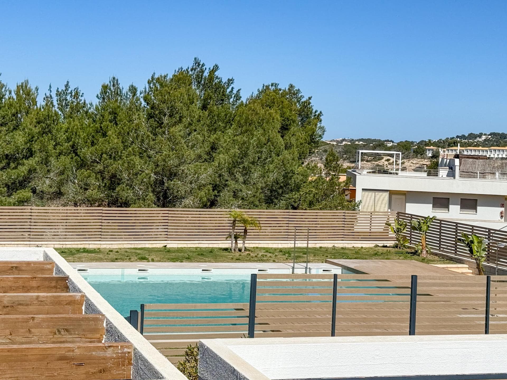 Casa de diseño en Cala Tarida con 3 habitaciones, vistas al mar y espectaculares puestas de sol — photo 12