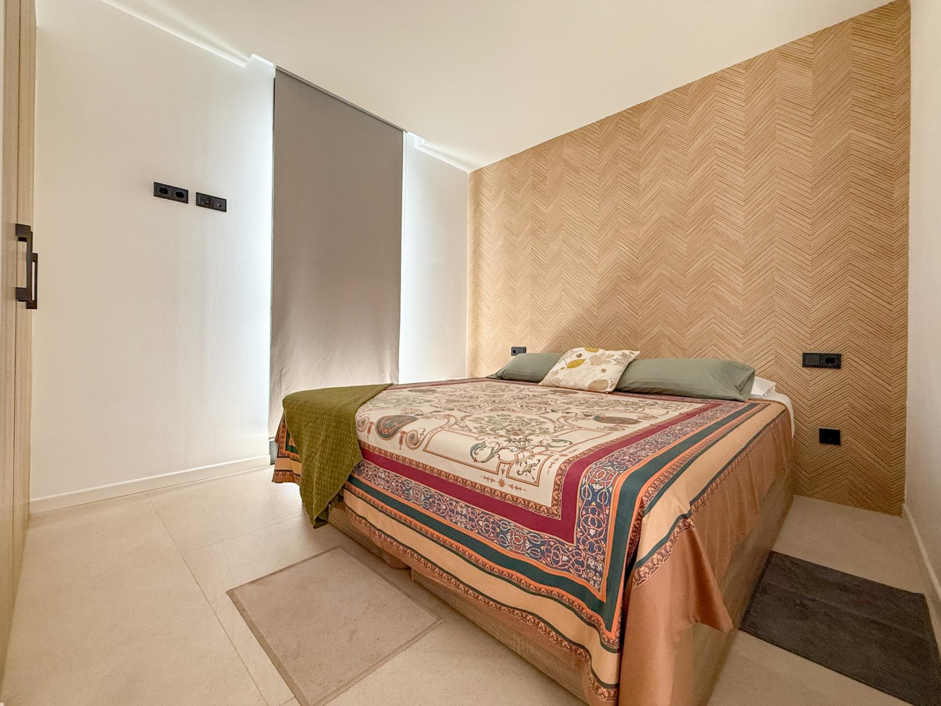 Casa de diseño en Cala Tarida con 3 habitaciones, vistas al mar y espectaculares puestas de sol — photo 13