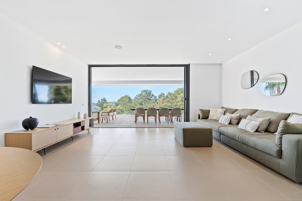 APARTAMENTO DE LUJO EN URBANIZACION CERRADA CON PISCINA, GYMNASIO Y VISTAR MAR, Cap Martinet, Ibiza — photo 8