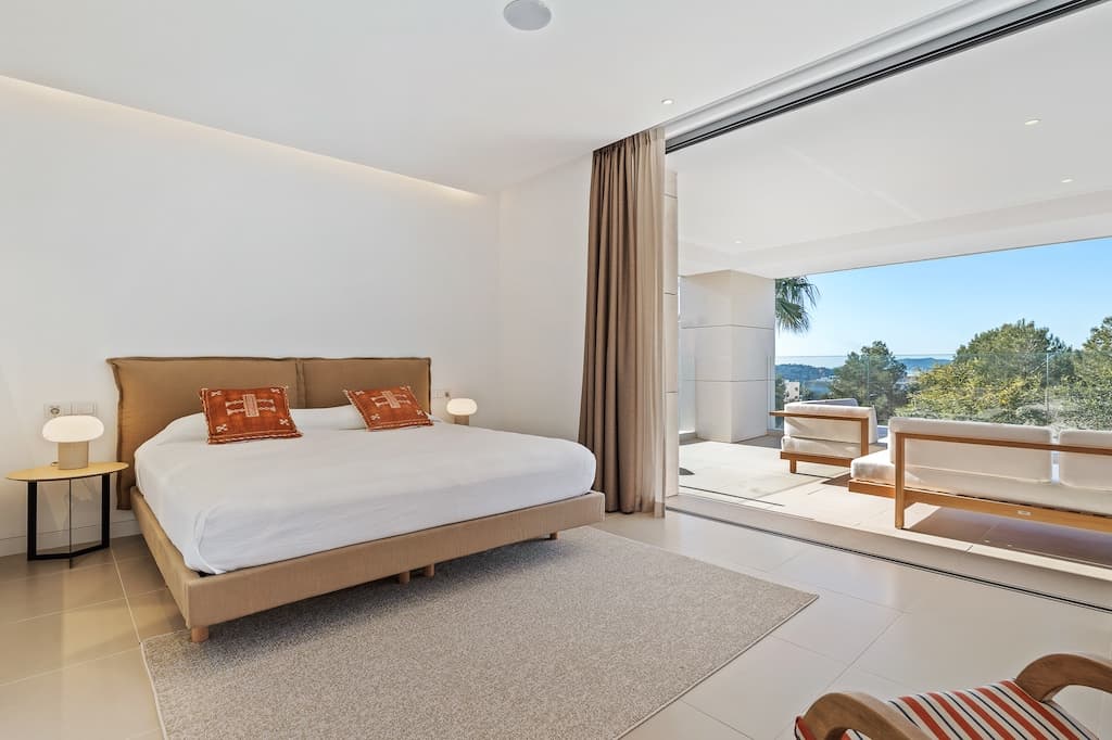 APARTAMENTO DE LUJO EN URBANIZACION CERRADA CON PISCINA, GYMNASIO Y VISTAR MAR, Cap Martinet, Ibiza — photo 12