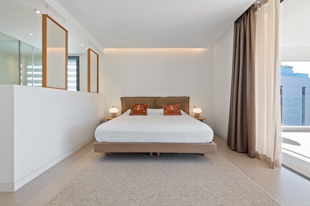 APARTAMENTO DE LUJO EN URBANIZACION CERRADA CON PISCINA, GYMNASIO Y VISTAR MAR, Cap Martinet, Ibiza — photo 22