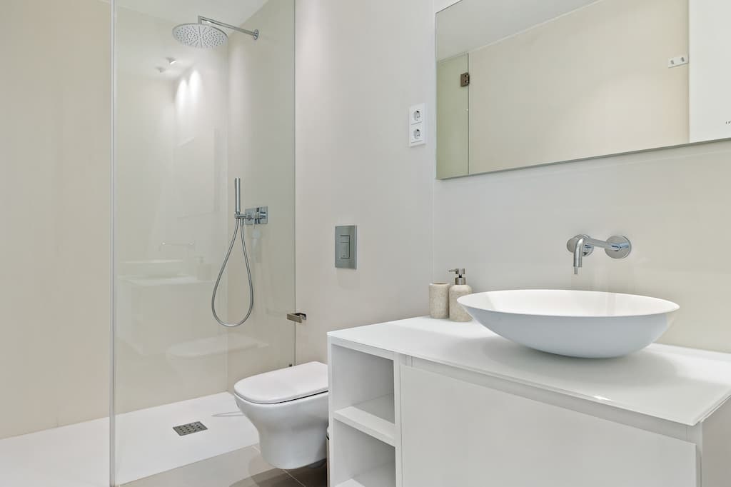APARTAMENTO DE LUJO EN URBANIZACION CERRADA CON PISCINA, GYMNASIO Y VISTAR MAR, Cap Martinet, Ibiza — photo 23