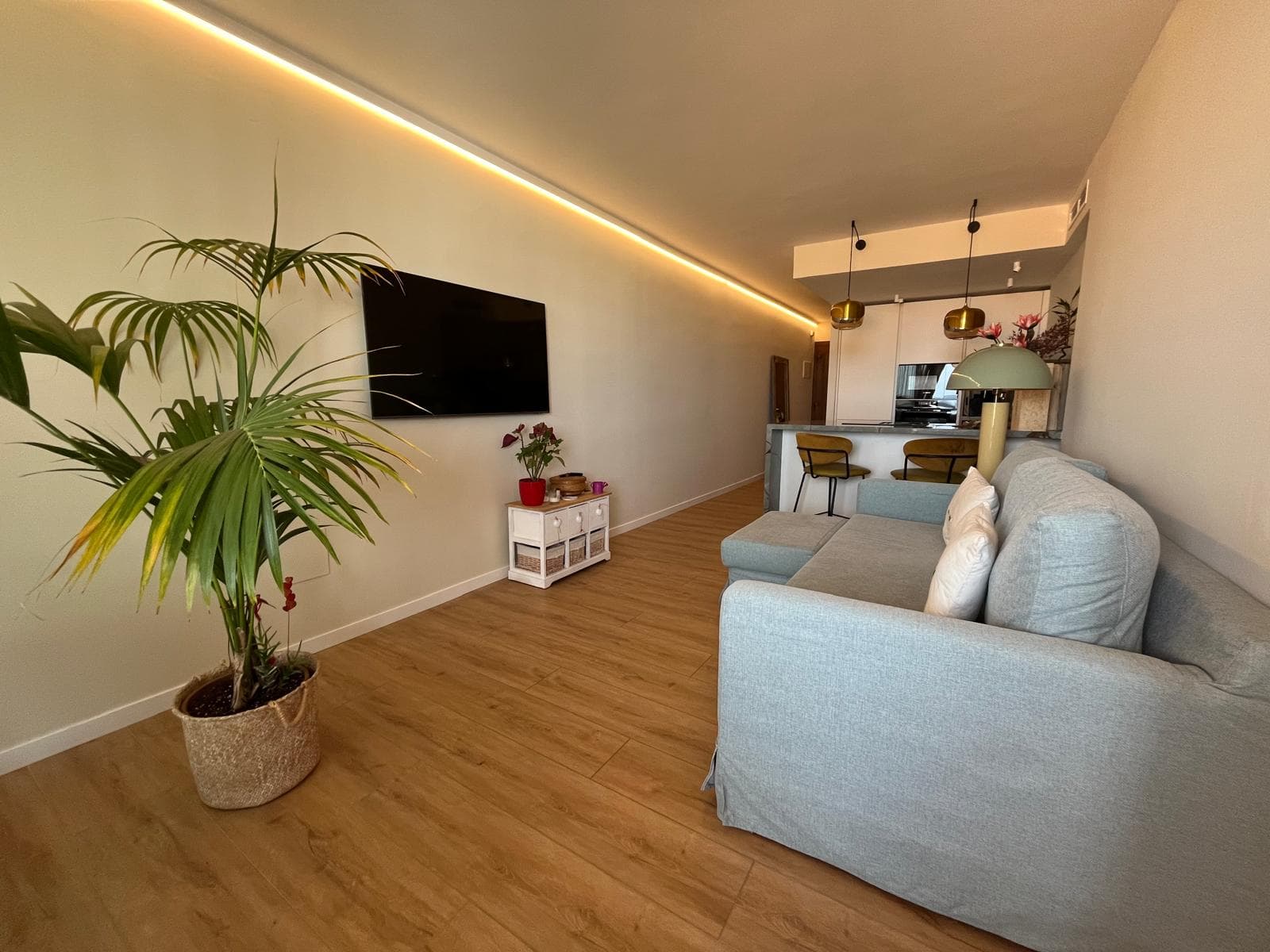 PRECIOSO APARTAMENTO REFORMADO PRIMERA LÍNEA DE PLAYA , Playa d'en Bossa, Ibiza — photo 4