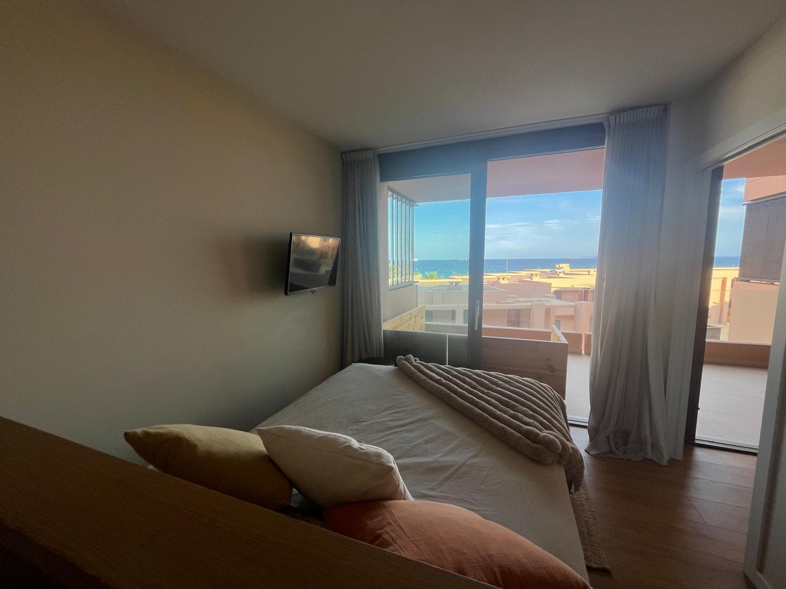PRECIOSO APARTAMENTO REFORMADO PRIMERA LÍNEA DE PLAYA , Playa d'en Bossa, Ibiza — photo 8