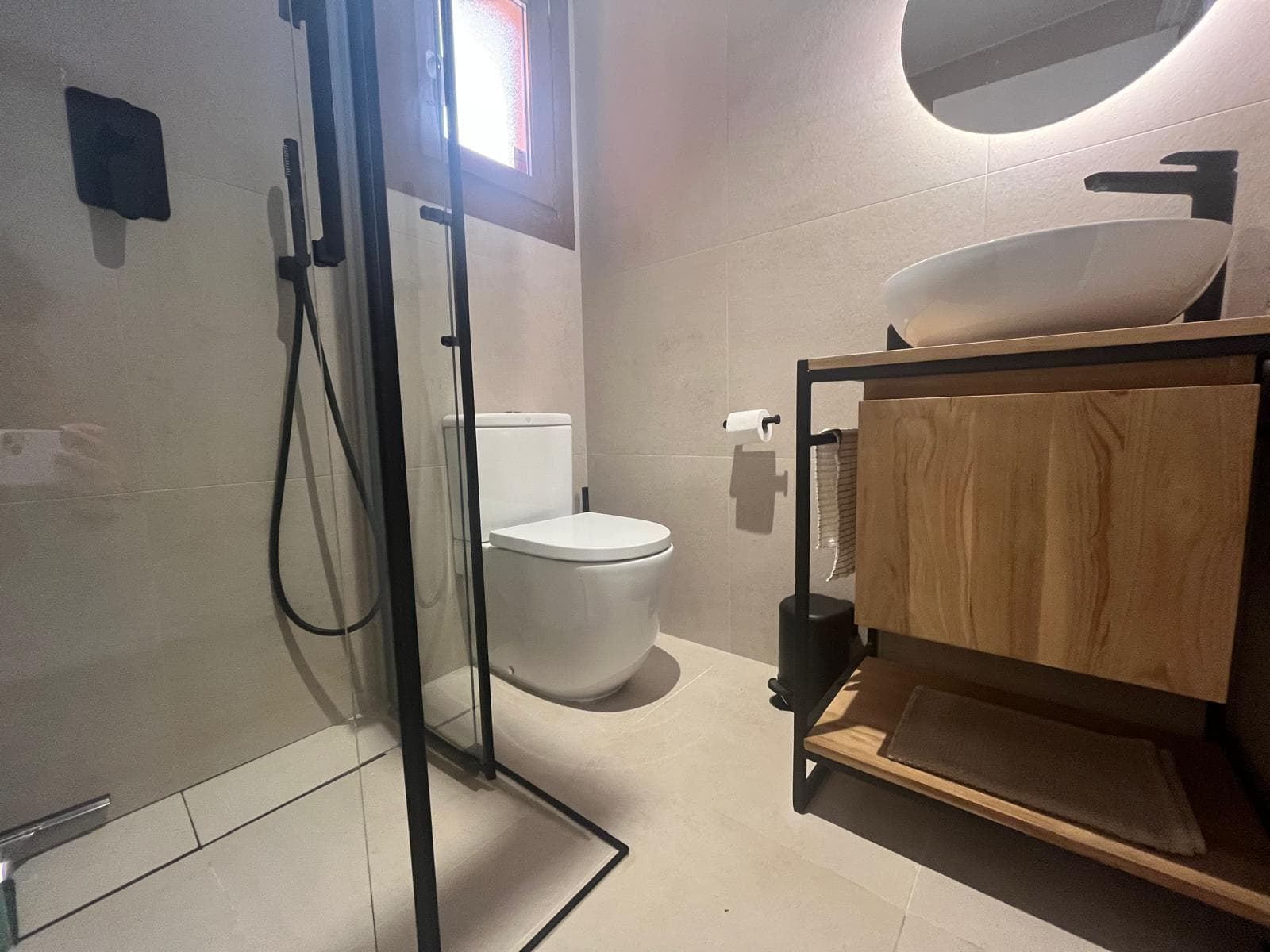 PRECIOSO APARTAMENTO REFORMADO PRIMERA LÍNEA DE PLAYA , Playa d'en Bossa, Ibiza — photo 9