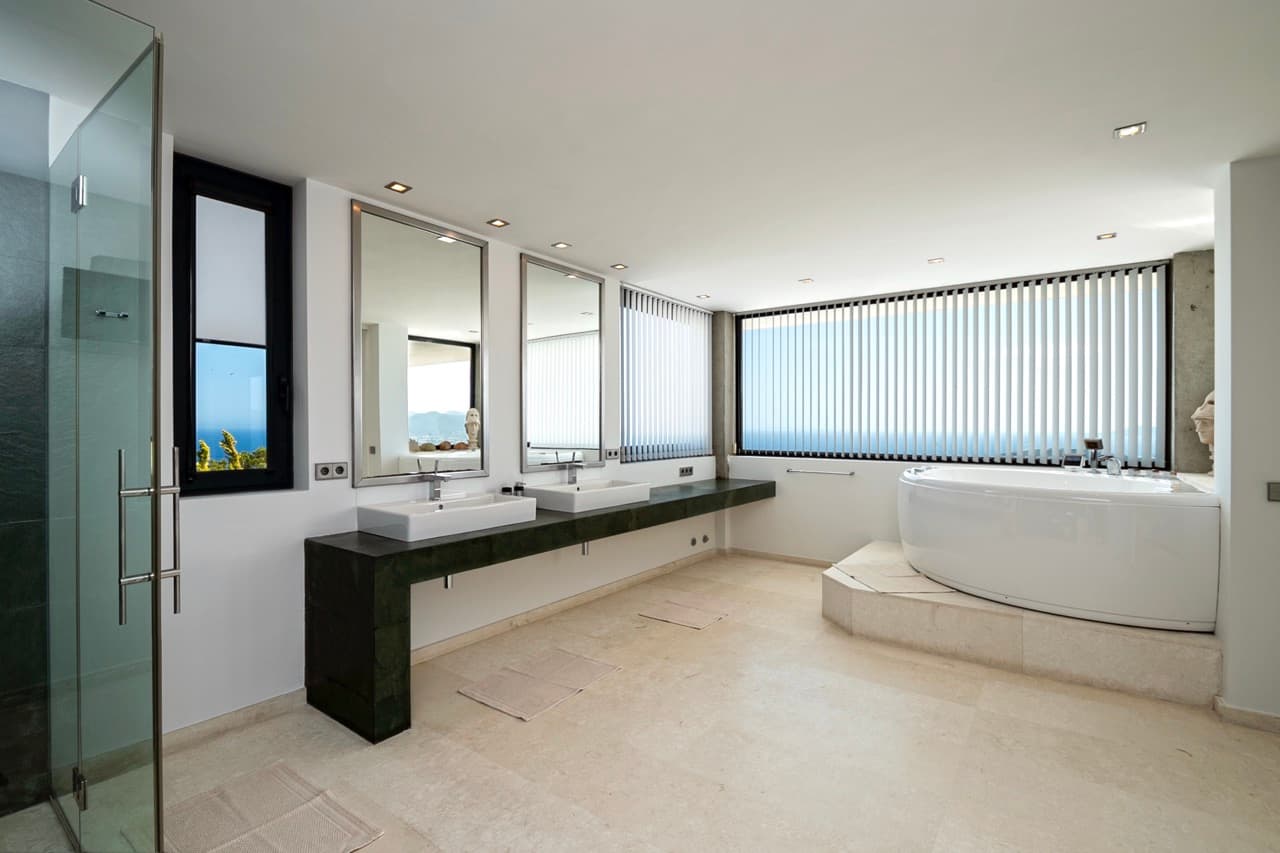 VILLA ABIGAIL CON VISTAS AL MAR, Talamanca, Ibiza — photo 13