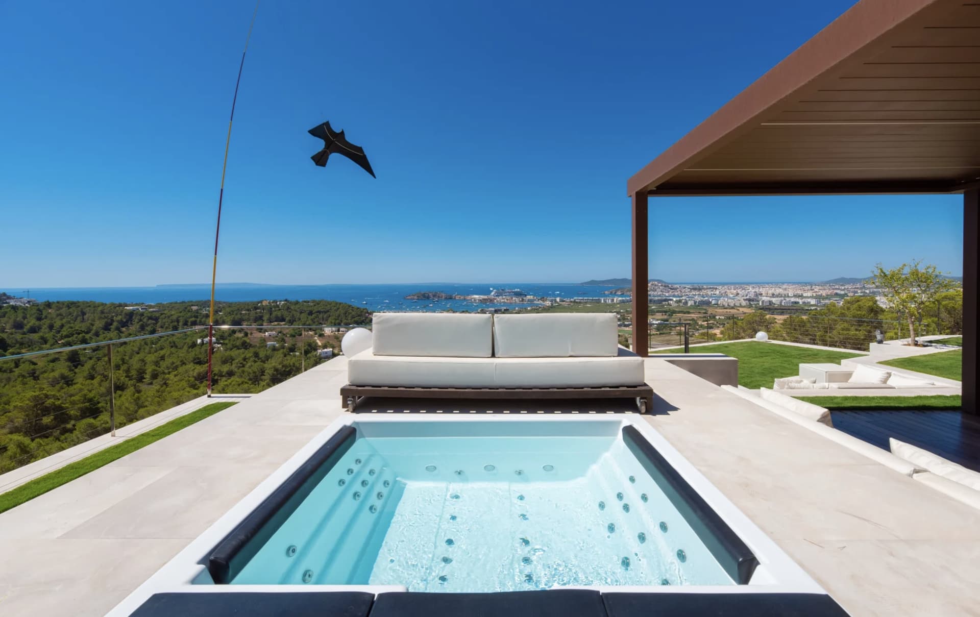 VILLA BAILE, con vistas panoramicas al mar en urbanizacion cerrada, Can Rimbau, Ibiza — photo 3 of 28