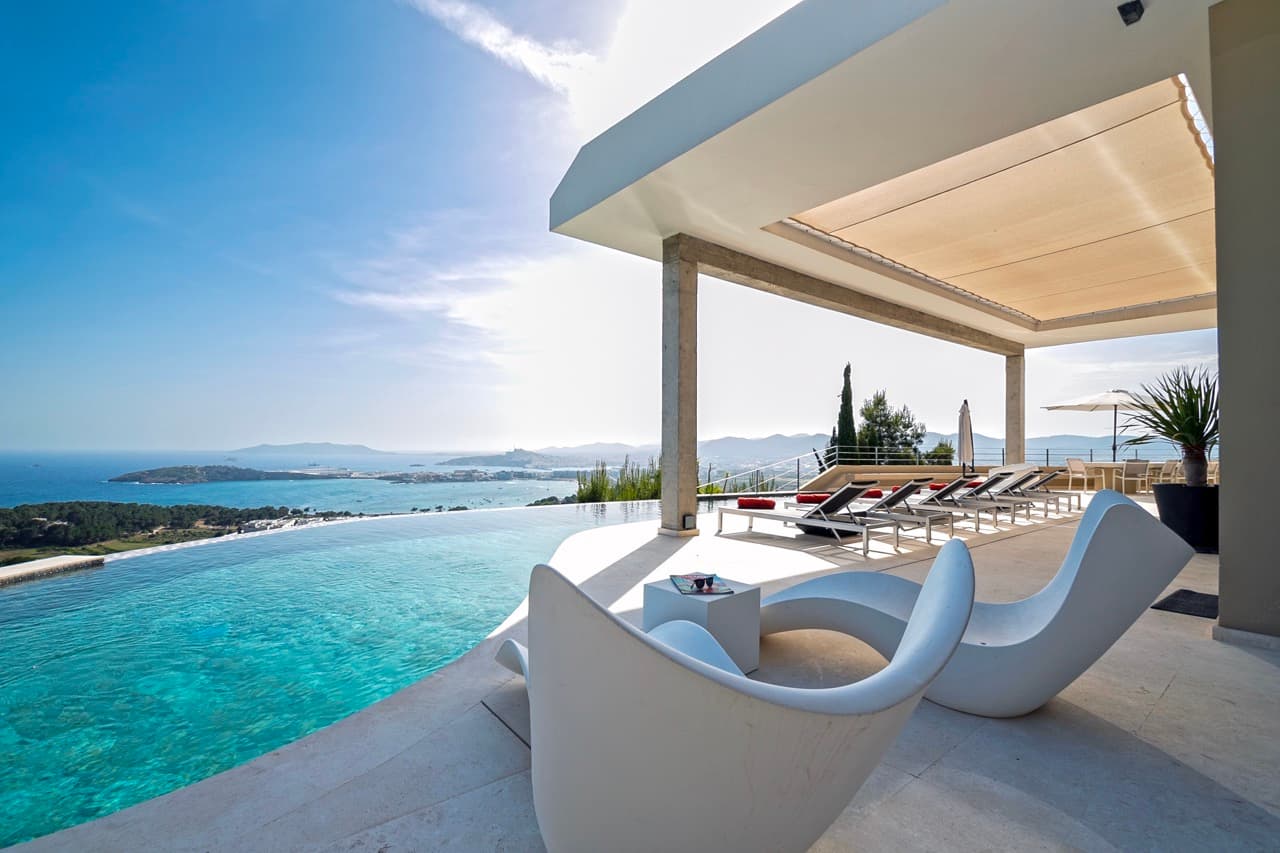 VILLA ABIGAIL CON INCREÍBLES VISTAS AL MAR Y LICENCIA TURÍSTICA, Talamanca IBIZA — Villa, Cap Martinet · Santa Eulària des Riu, Ibiza