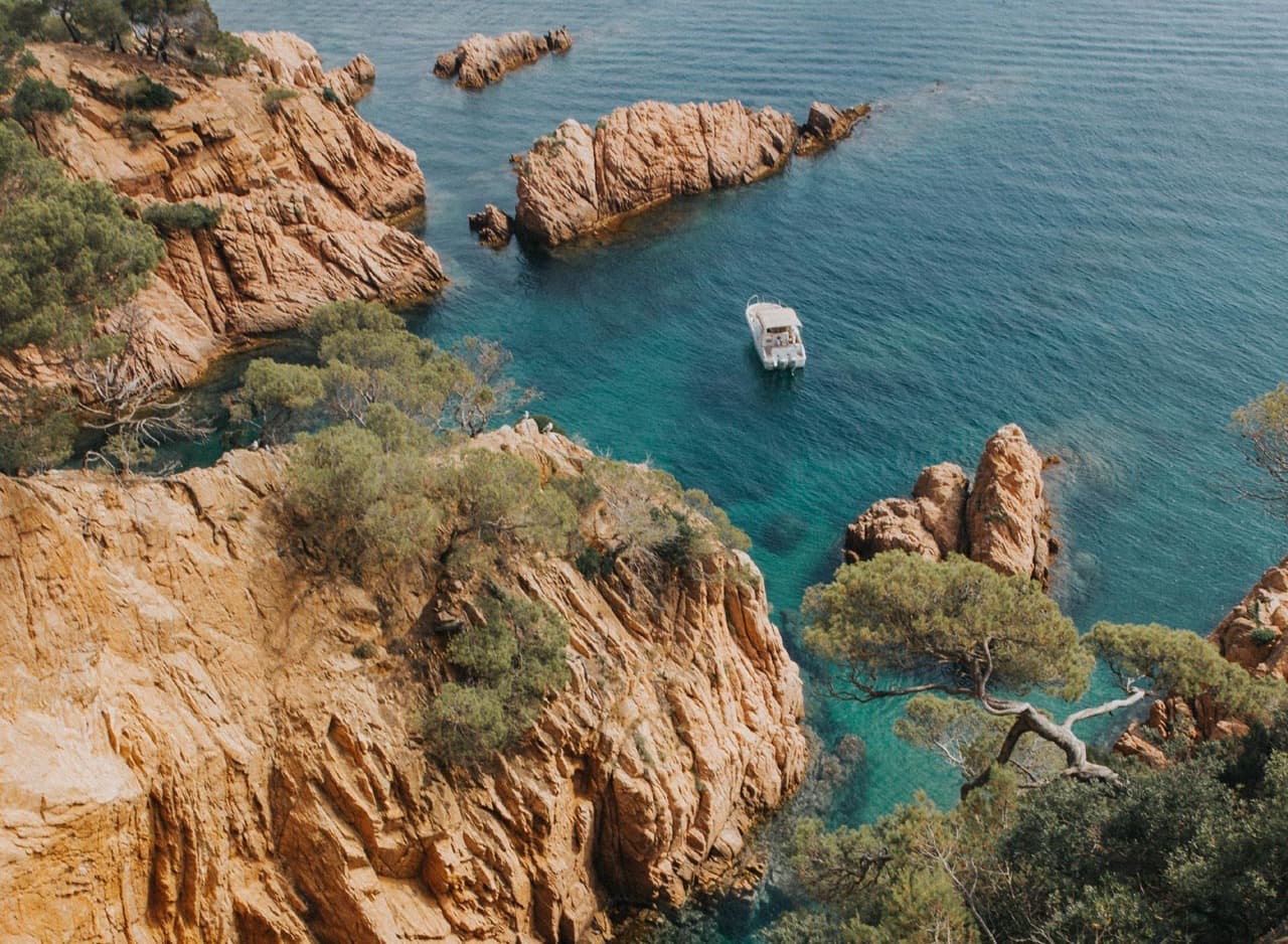 CASA ADOSADA DE 3 PLANTAS CON SOLÁRIUM Y PISCINA PRIVADA, Cala Tarida, Ibiza — photo 15