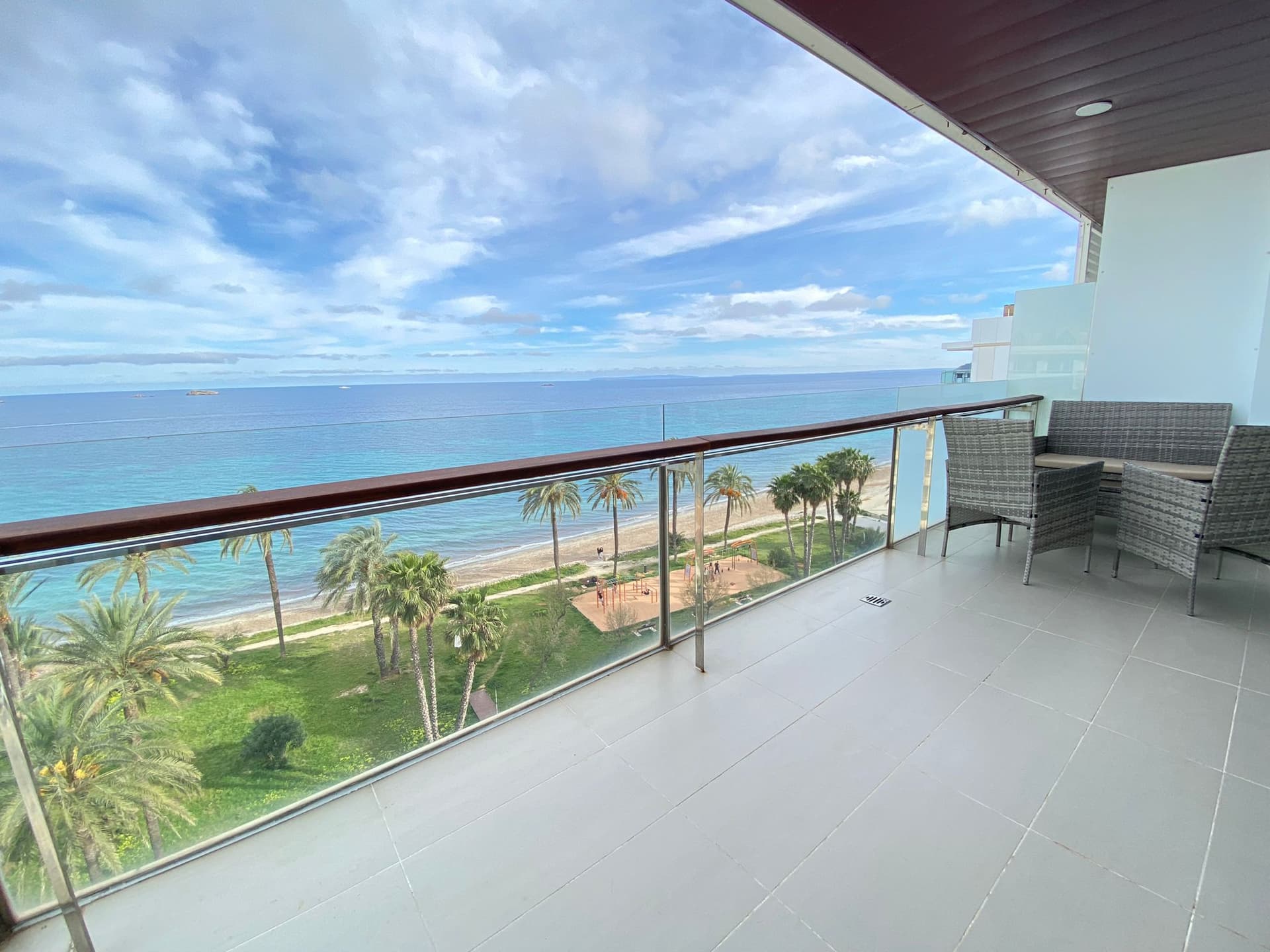 APARTAMENTO LUJO PRIMERA LINEA MAR CON PISCINA, Ibiza — photo 2 of 11