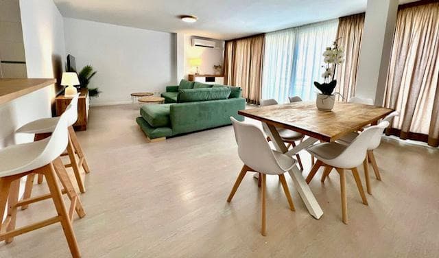 APARTAMENTO 2 HABITACIONES TOTALMENTE REFORMADO CON PISCINA COMUNITARIA , Marina Botafoch, Ibiza — Apartamento, Marina Botafoc - Platja de Talamanca · Eivissa, Ibiza