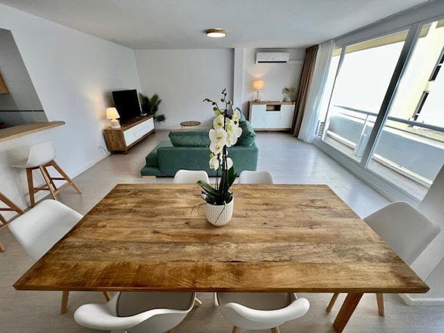 APARTAMENTO 2 HABITACIONES TOTALMENTE REFORMADO CON PISCINA COMUNITARIA , Marina Botafoch, Ibiza — photo 3 of 16