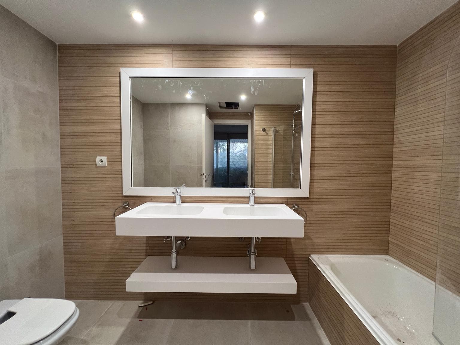APARTAMENTO 2 HABITACIONES TOTALMENTE REFORMADO CON PISCINA COMUNITARIA , Marina Botafoch, Ibiza — photo 15