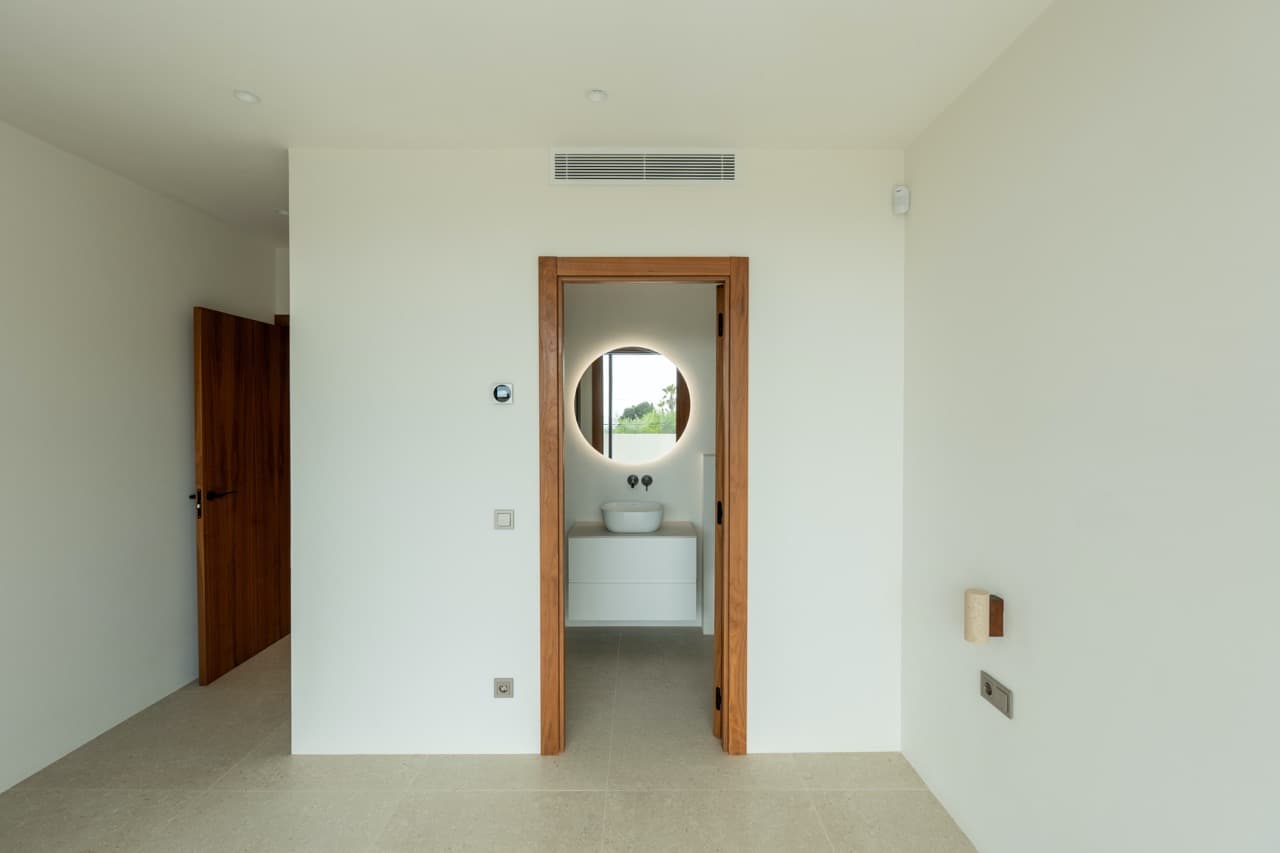 Villa Élysée | Exclusiva villa de lujo con siete suites en una promoción privada de tres residencias, Cala Martina, Ibiza — photo 20