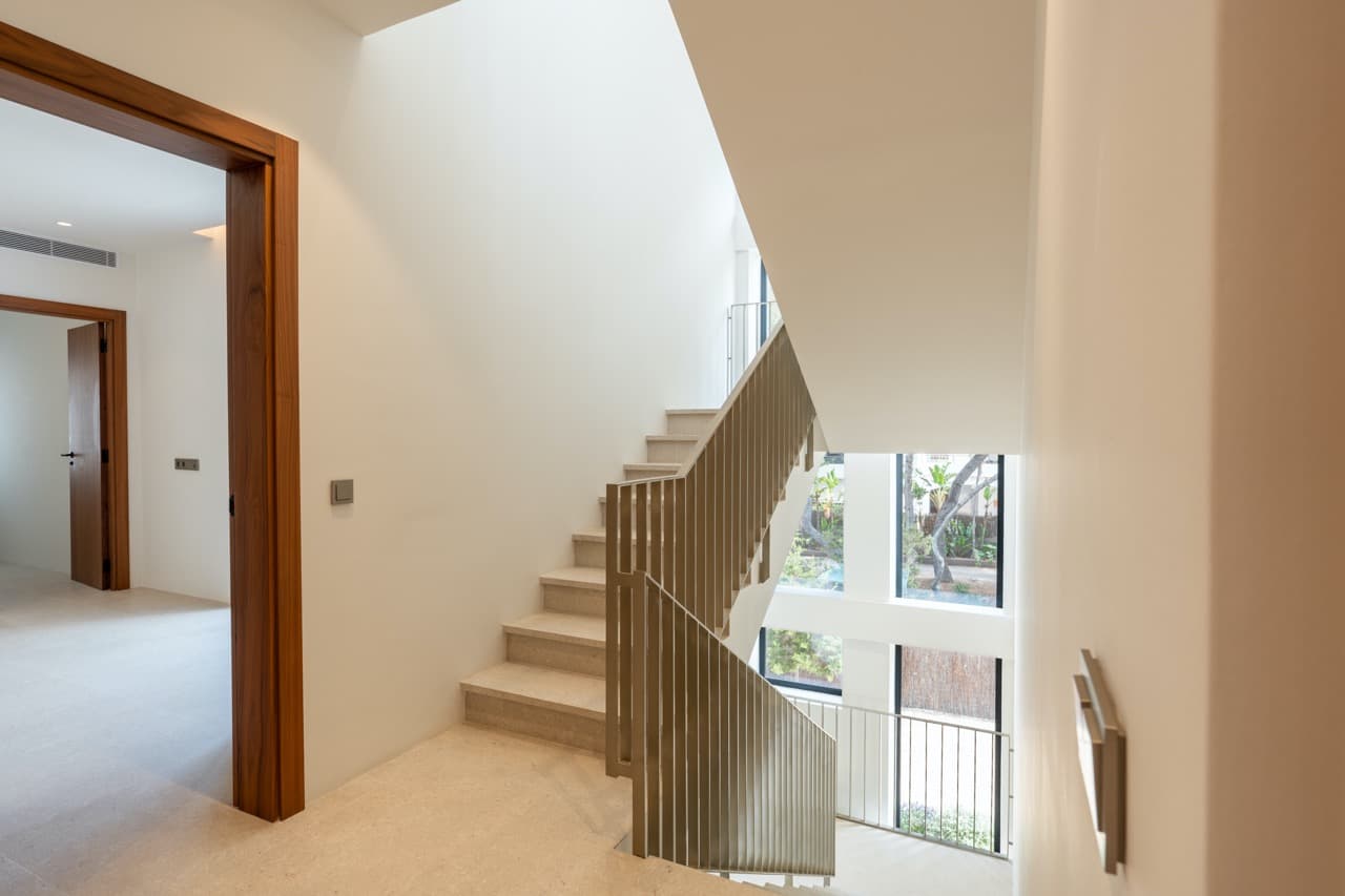 Villa Élysée | Exclusiva villa de lujo con siete suites en una promoción privada de tres residencias, Cala Martina, Ibiza — photo 21