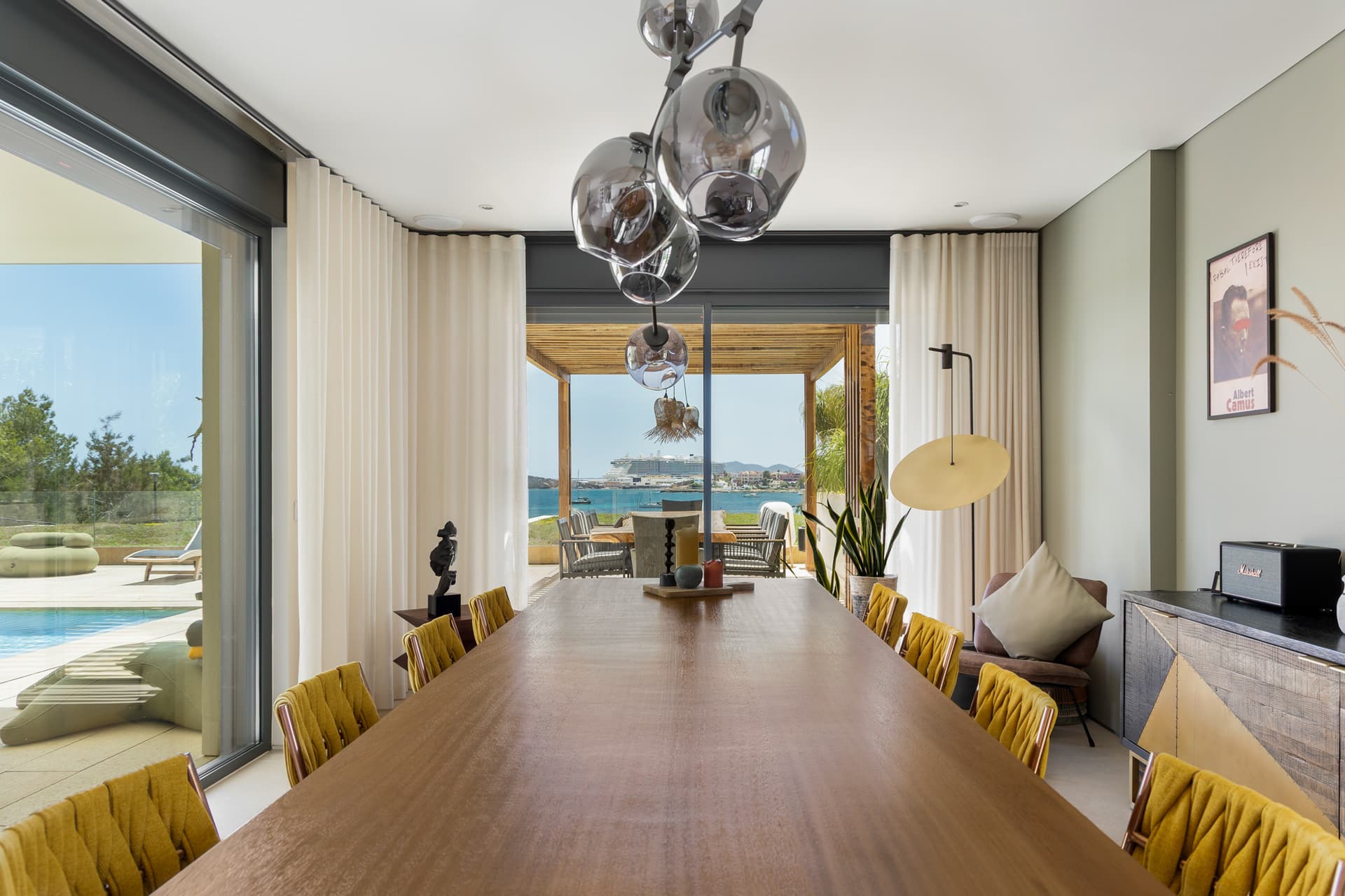 Talamanca Residence – Ground Floor | 4 Dormitorios, Piscina y Vistas al Mar y Dalt Vila, Ibiza — Apartamento, Marina Botafoc - Platja de Talamanca · Eivissa, Ibiza
