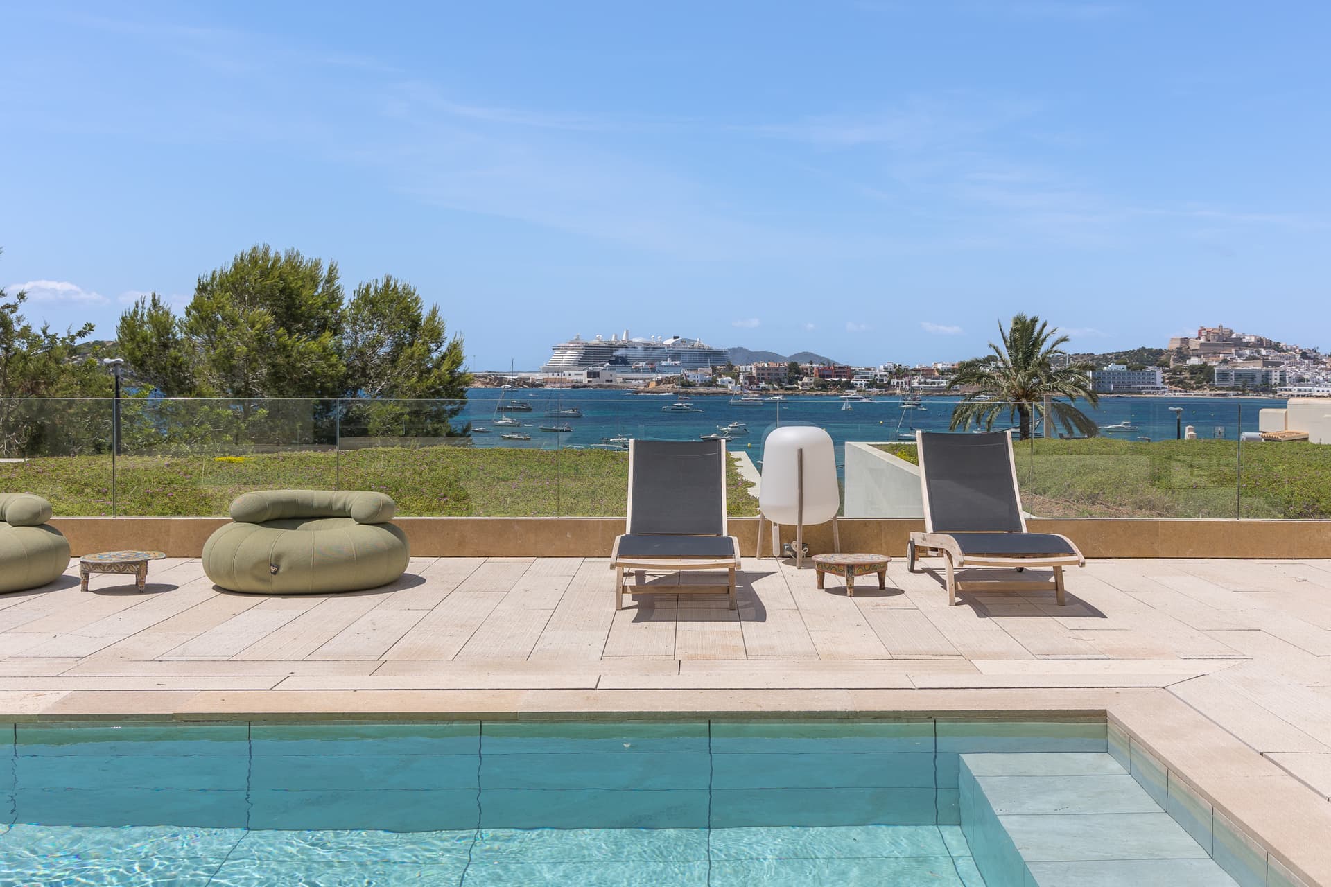 Talamanca Residence – Ground Floor | 4 Dormitorios, Piscina y Vistas al Mar y Dalt Vila, Ibiza — photo 2 of 10