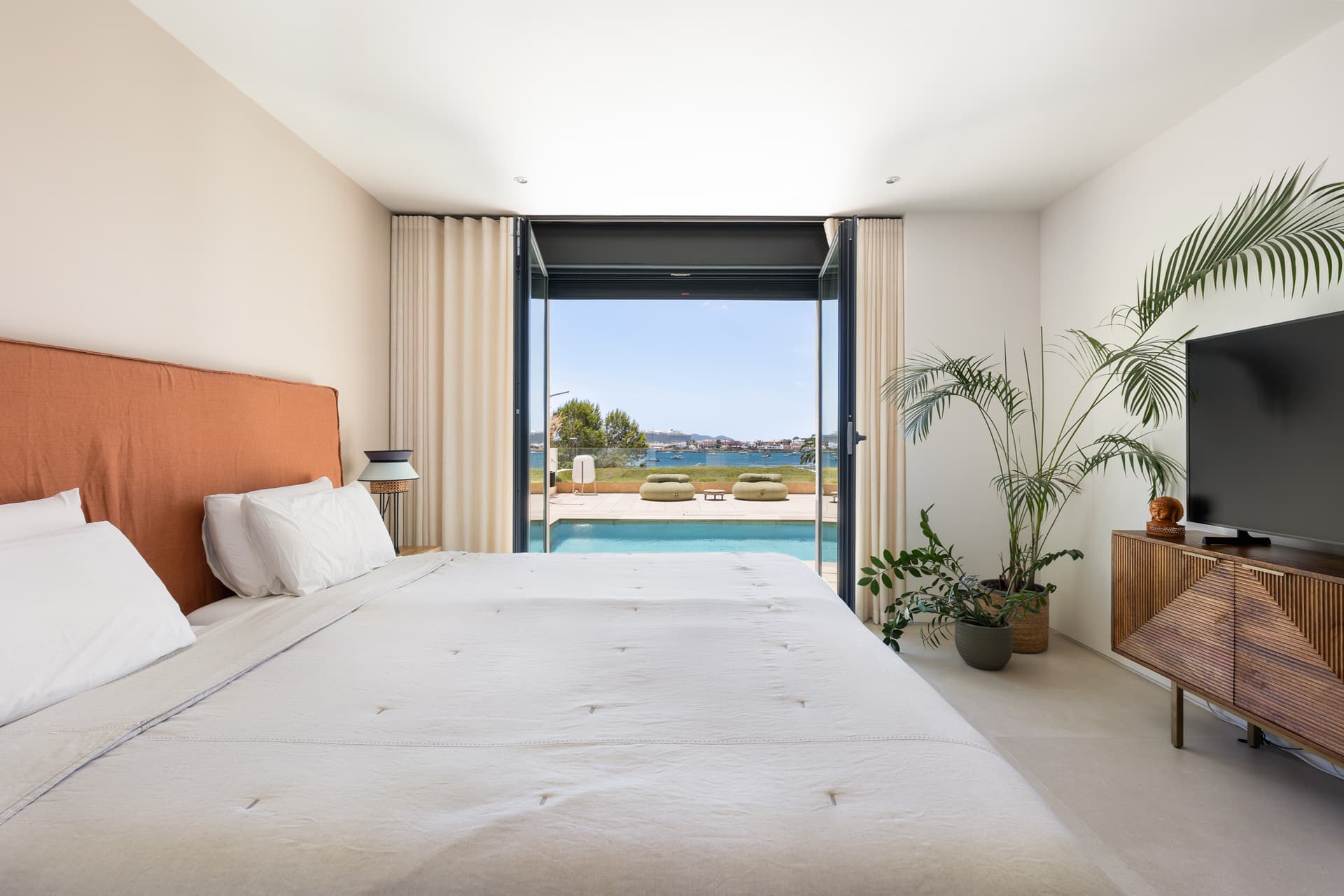 Talamanca Residence – Ground Floor | 4 Dormitorios, Piscina y Vistas al Mar y Dalt Vila, Ibiza — photo 6
