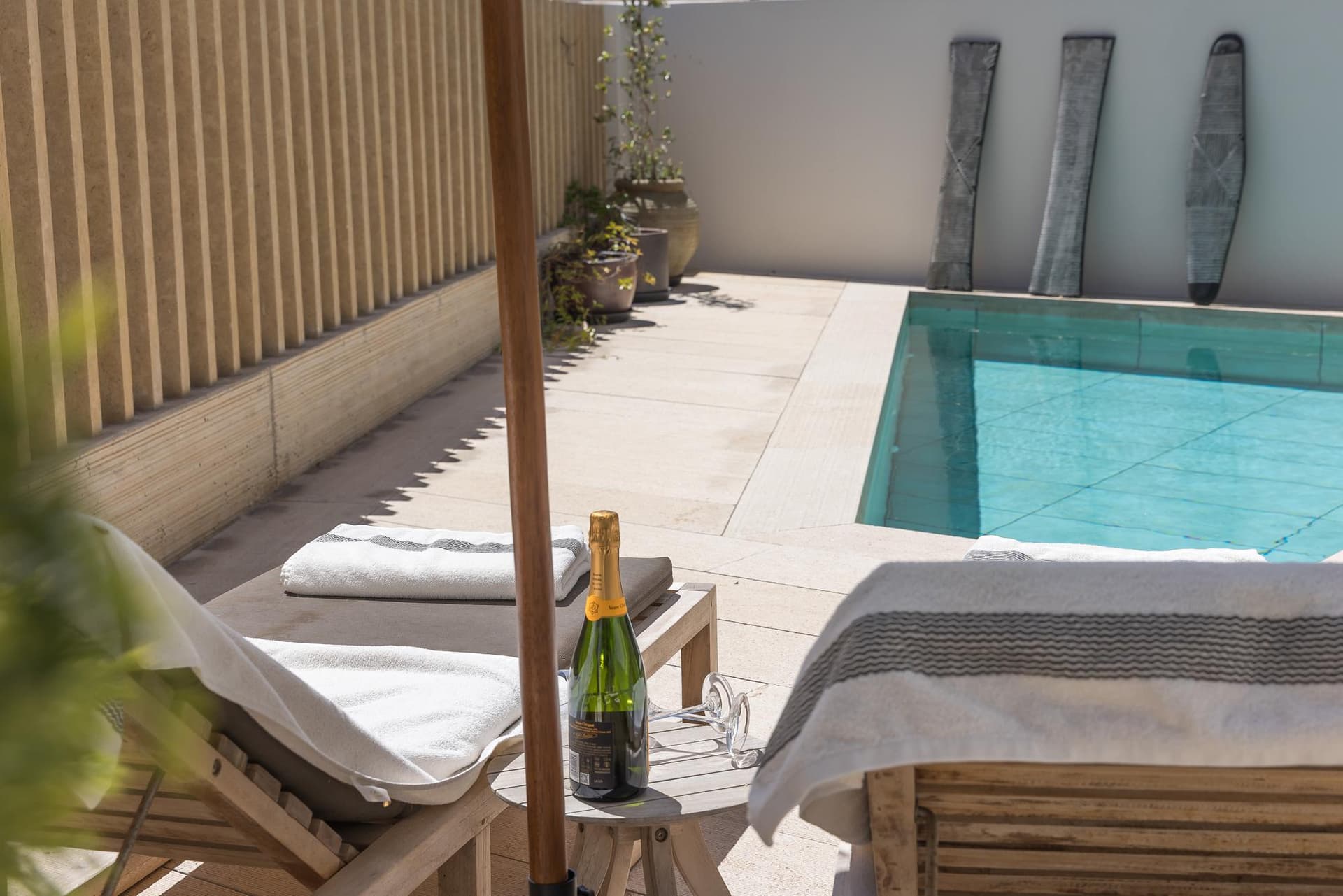 Talamanca Residence – Exclusivo Dúplex | 3 Dormitorios, Piscina Privada, Jardín y Vistas Panorámicas — photo 3 of 14