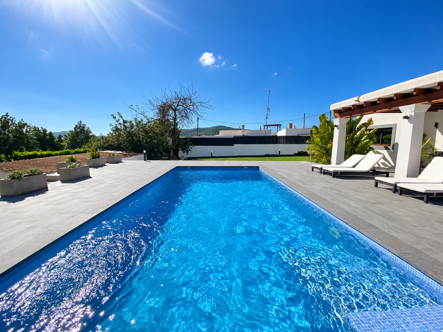 Casa en Alquiler Invierno| 3 Dormitorios, Piscina y 7.000 m² de Parcela en Santa Eulalia, Ibiza — photo 10