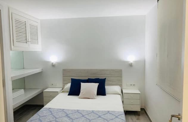 Apartamento en Siesta | Terraza Cubierta y Piscina Comunitaria, Santa Eulalia, Ibiza — photo 5