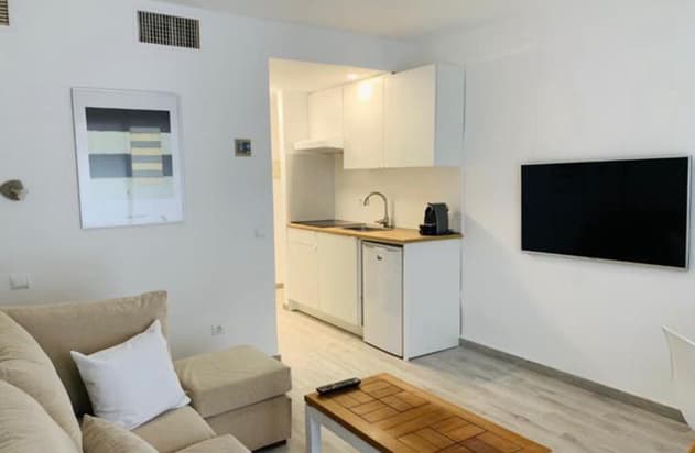 Apartamento en Siesta | Terraza Cubierta y Piscina Comunitaria, Santa Eulalia, Ibiza — photo 4